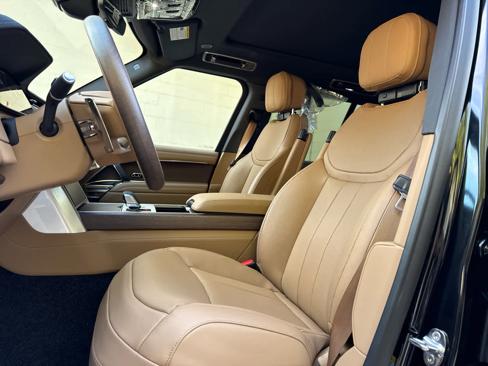 New 2025 Land Rover Range Rover SE image 13