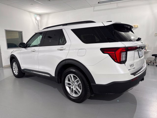 Used 2025 Ford Explorer Active w/ Active Comfort Package RWD image 6