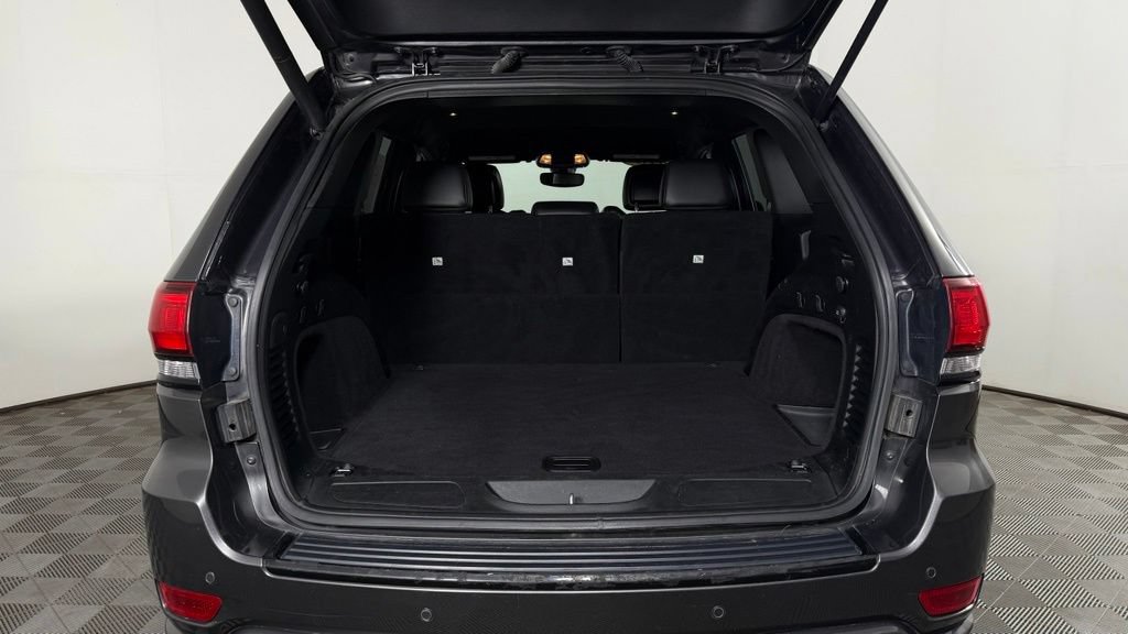 Used 2018 Jeep Grand Cherokee Altitude AWD/4WD image 10
