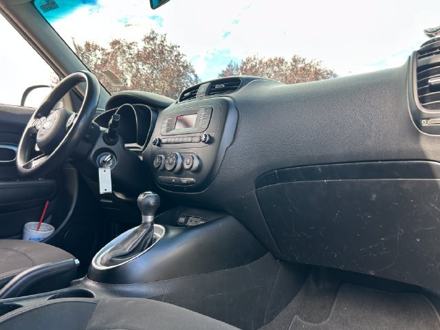 Used 2014 Kia Soul FWD image 25