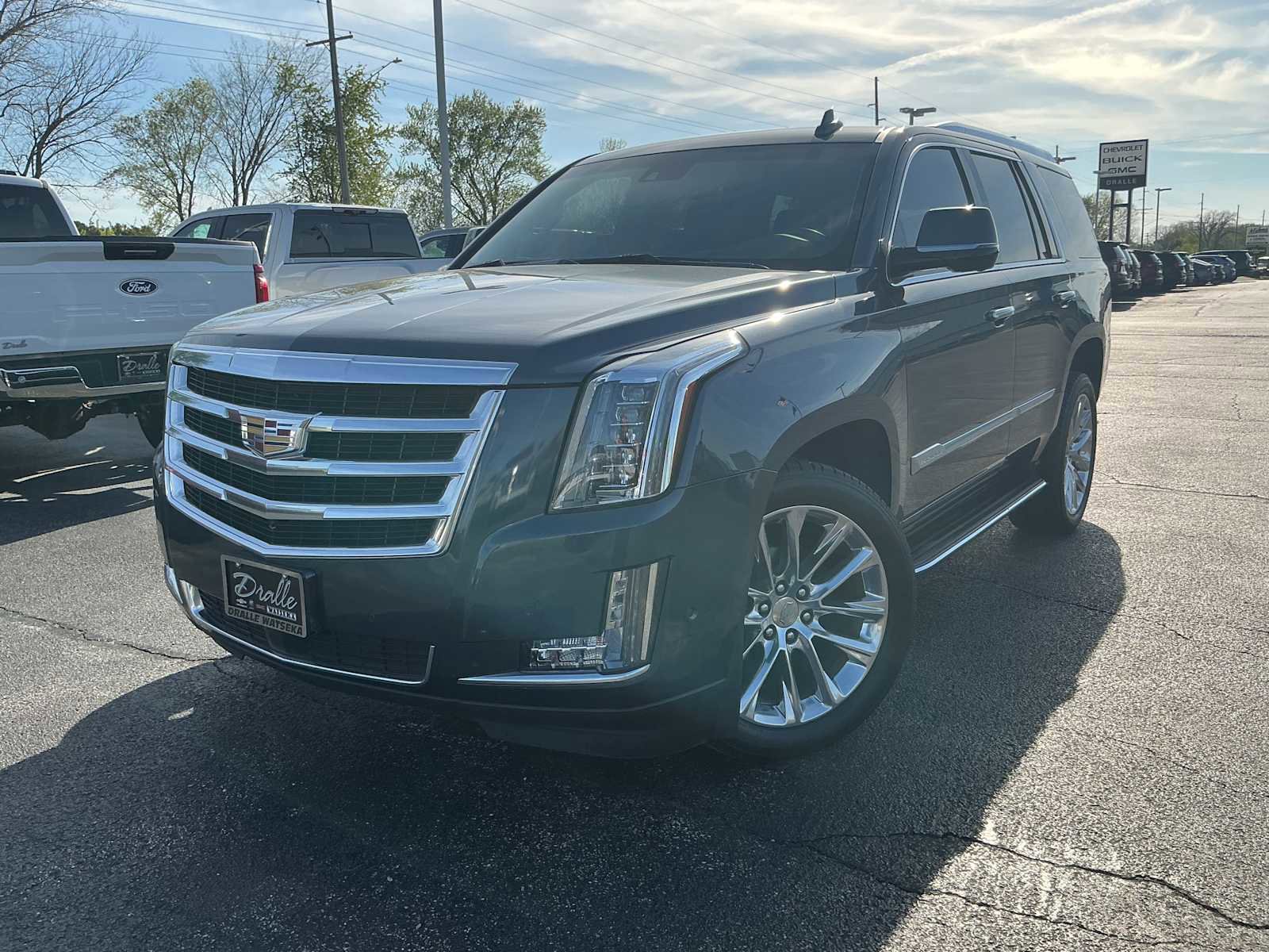 Used 2020 Cadillac Escalade Premium Luxury AWD/4WD image 3