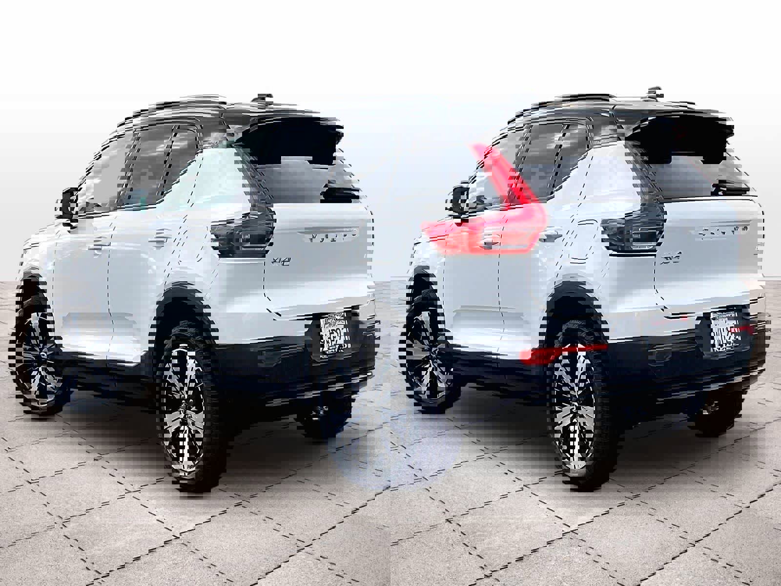 Used 2023 Volvo XC40 Recharge Core w/ Protection Package Premier image 15