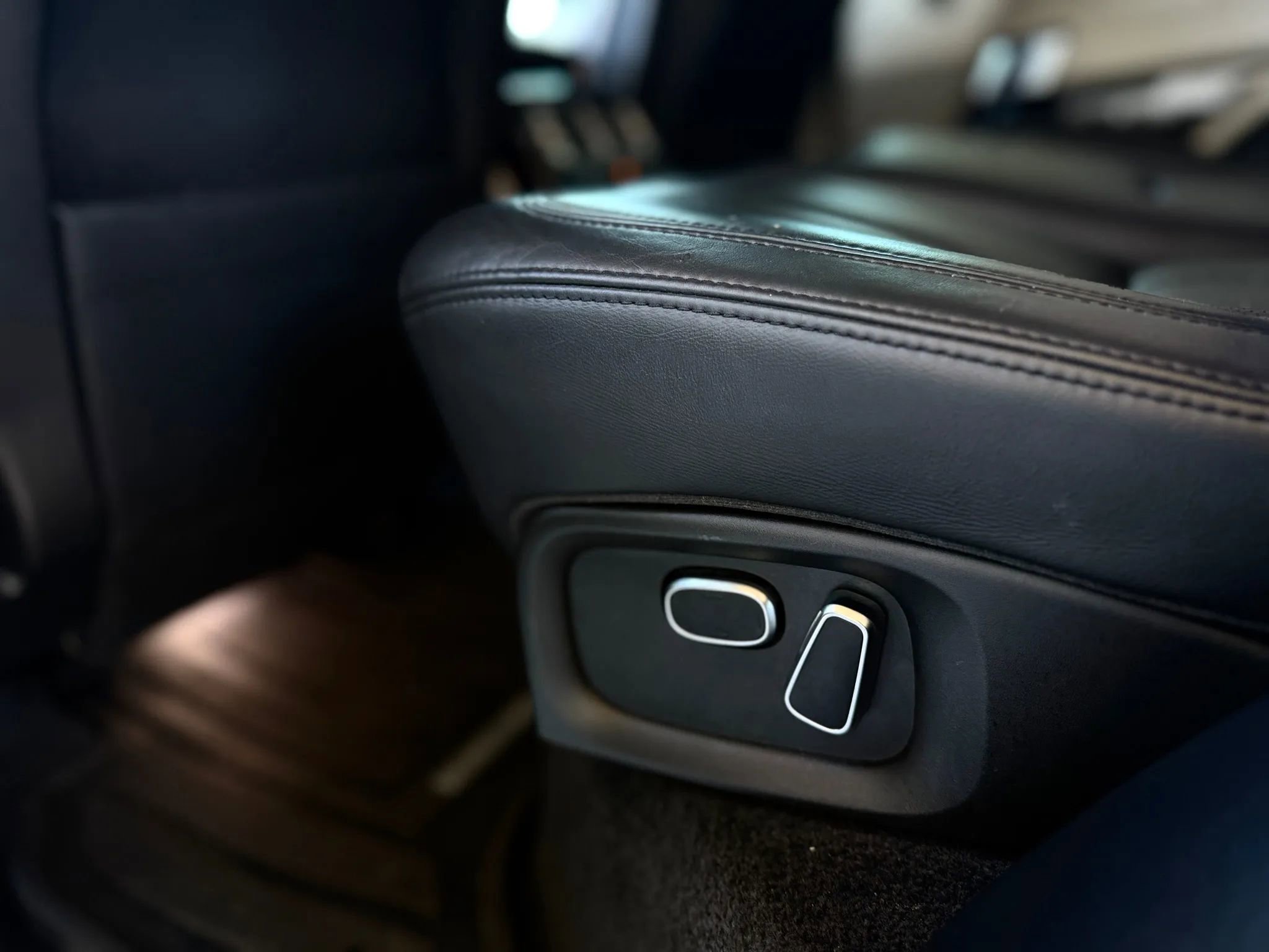 Used 2014 Land Rover Range Rover Supercharged image 41