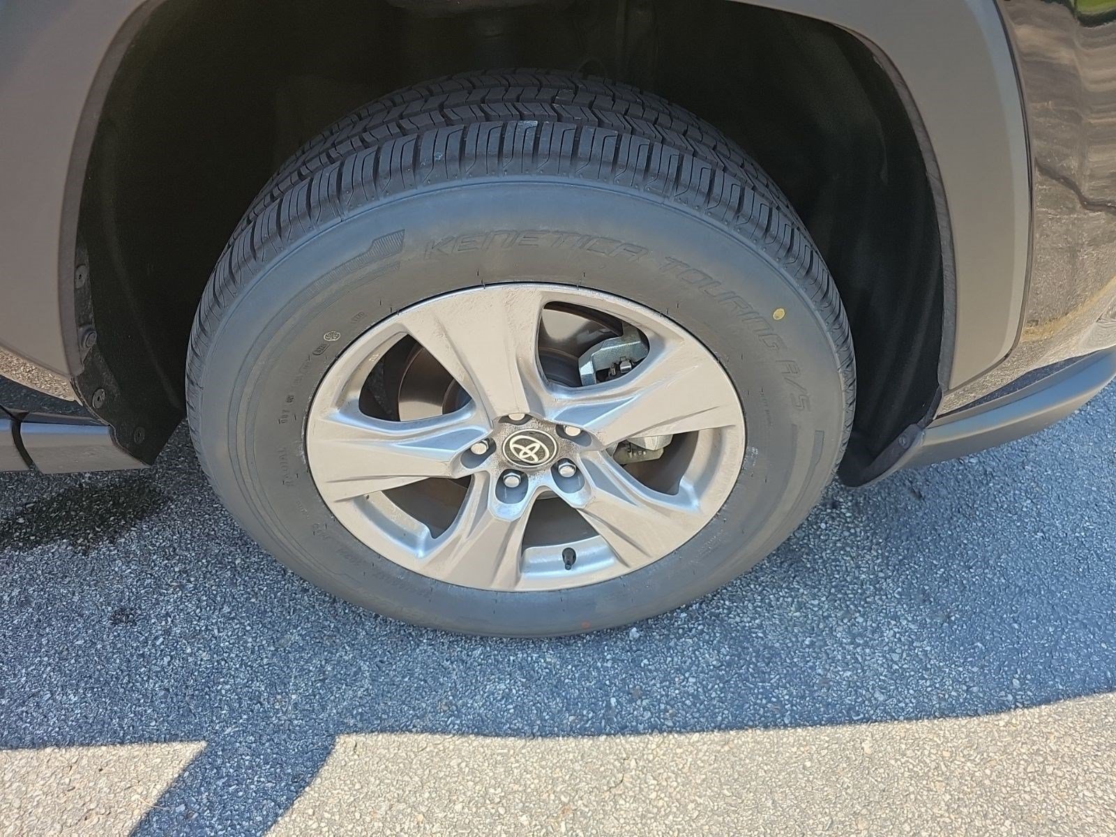 Used 2025 Toyota RAV4 XLE AWD/4WD image 9