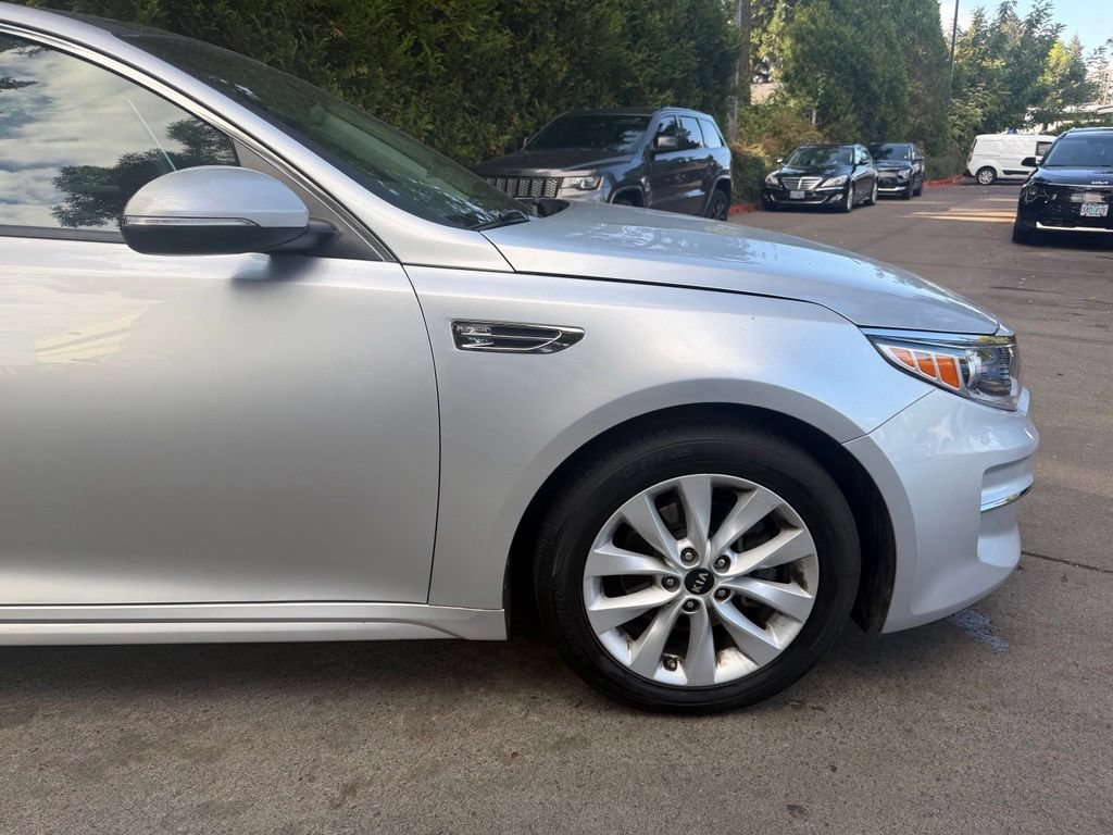 Used 2018 Kia Optima EX w/ Premium Package FWD image 3