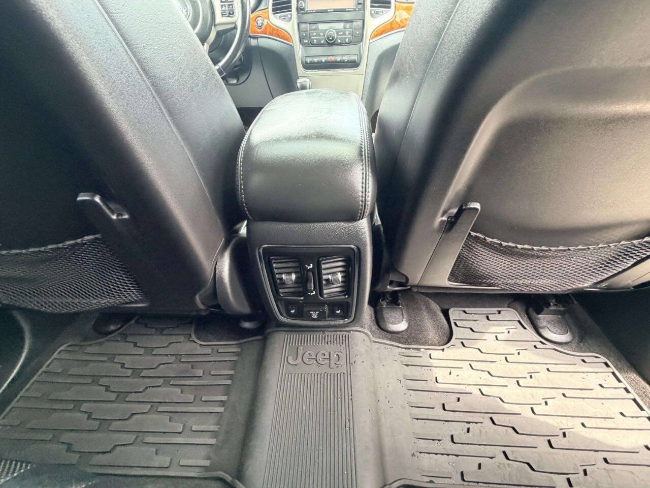 Used 2012 Jeep Grand Cherokee Overland AWD/4WD image 26
