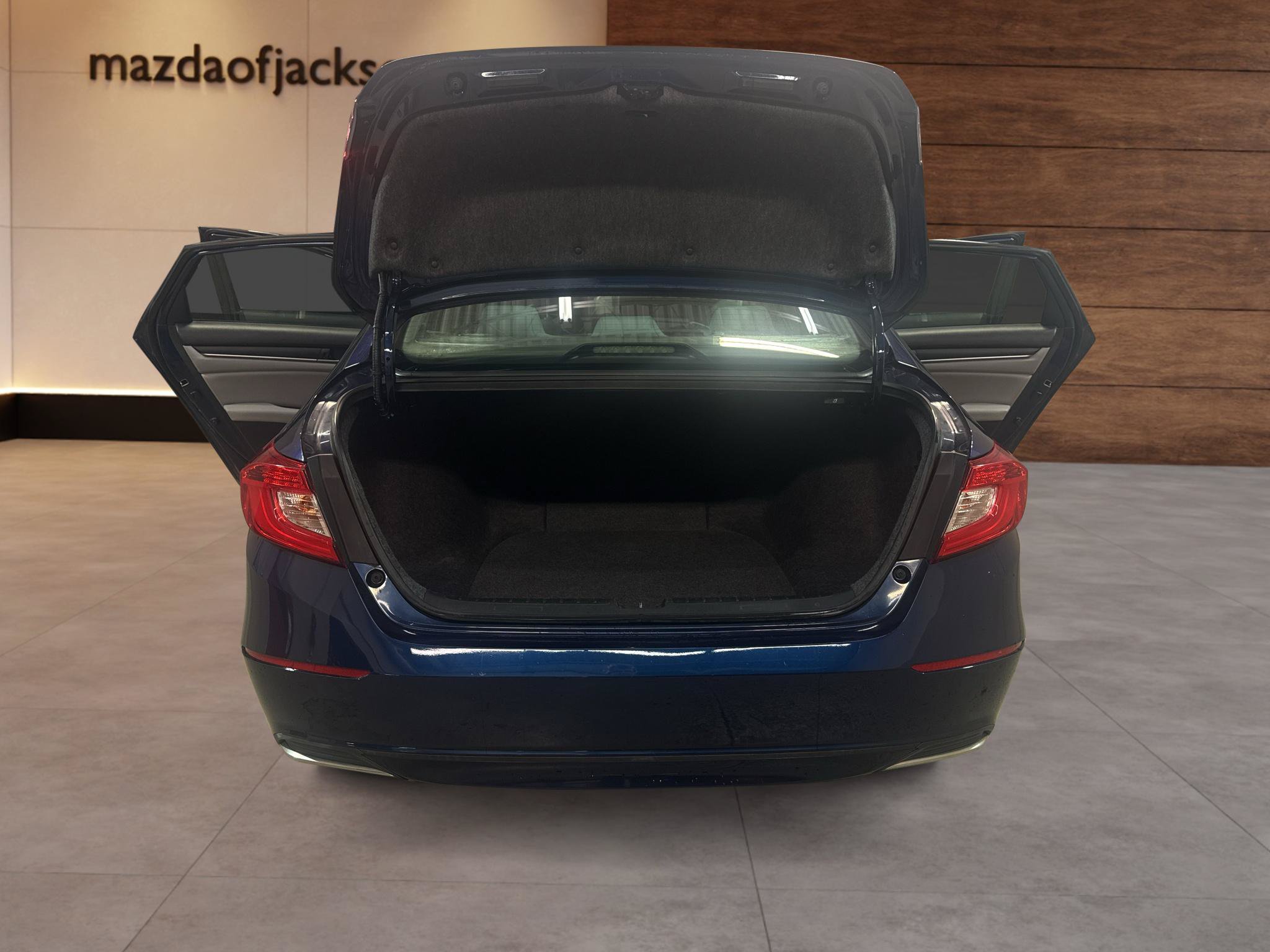 Used 2018 Honda Accord LX image 13