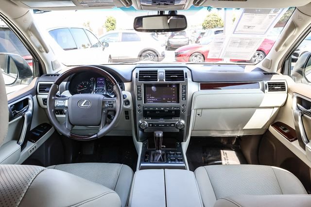 Used 2018 Lexus GX 460 Luxury w/ Preferred Accessory Package AWD/4WD image 13