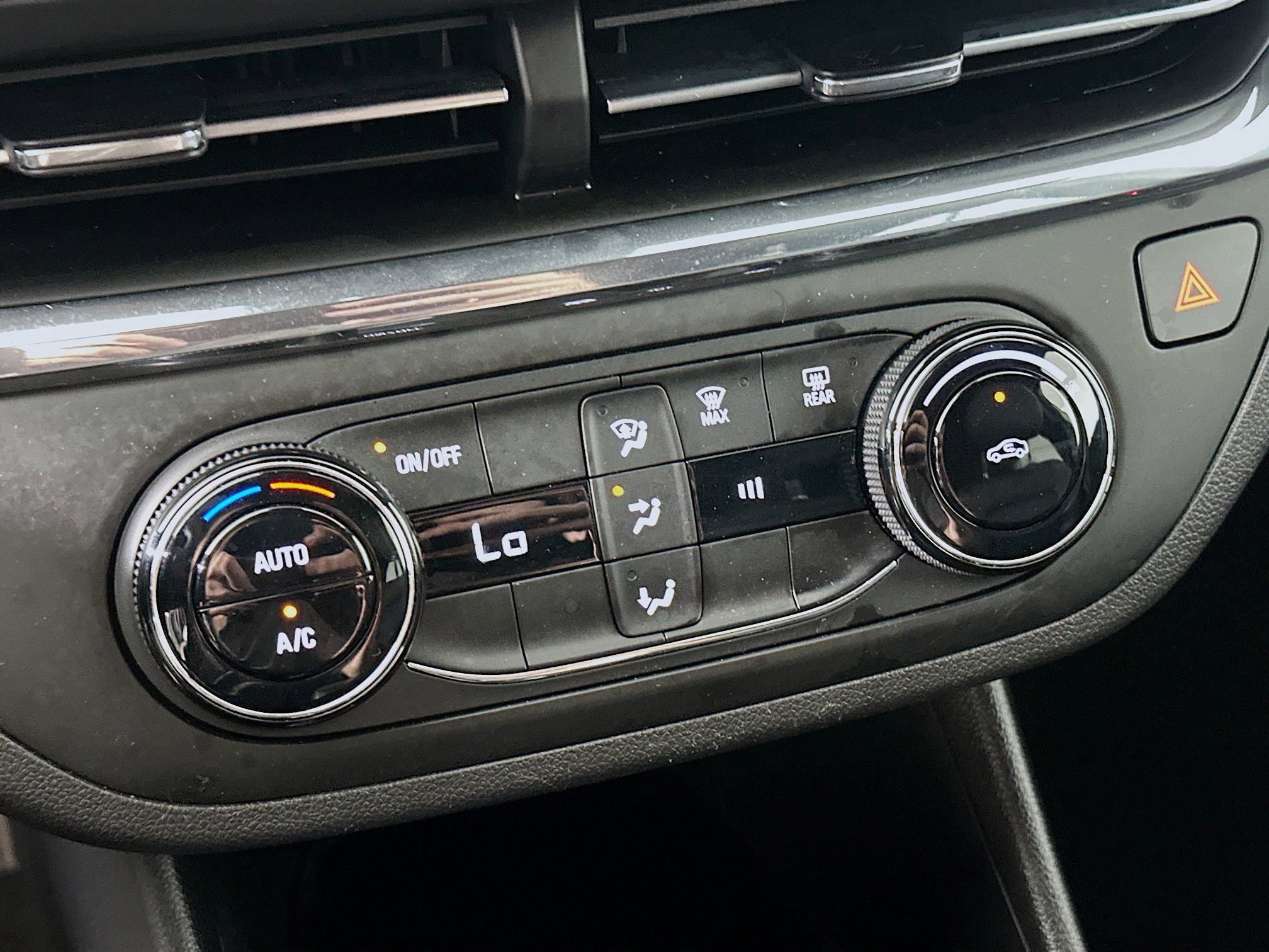 Used 2025 Buick Envista Preferred FWD image 22