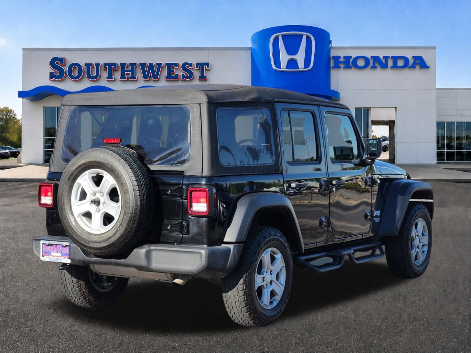 Used 2021 Jeep Wrangler Unlimited Sport AWD/4WD image 5