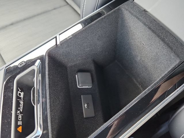 Certified 2024 Cadillac Lyriq Sport AWD/4WD image 18