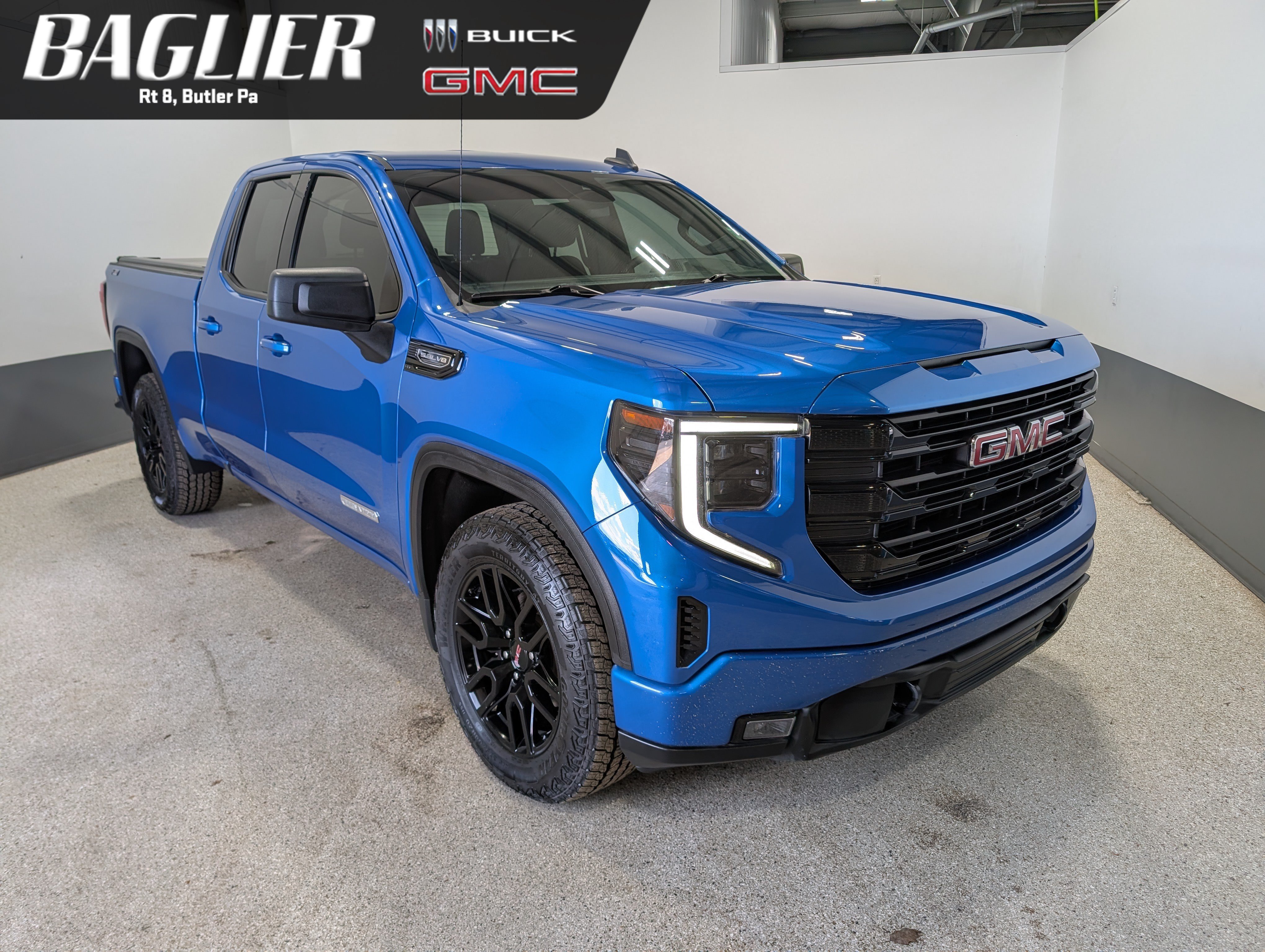 Used 2023 GMC Sierra 1500 Elevation AWD/4WD image 1