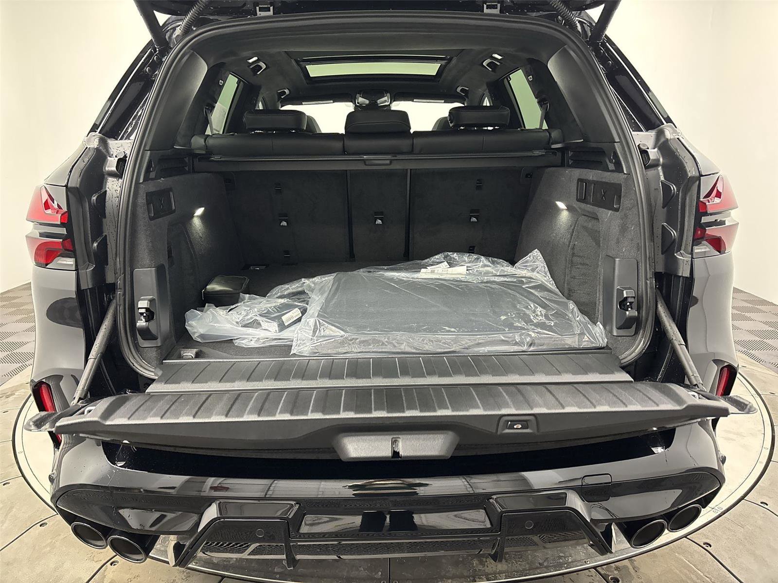 New 2026 BMW X5 M Competition w/ Executive Package image 21