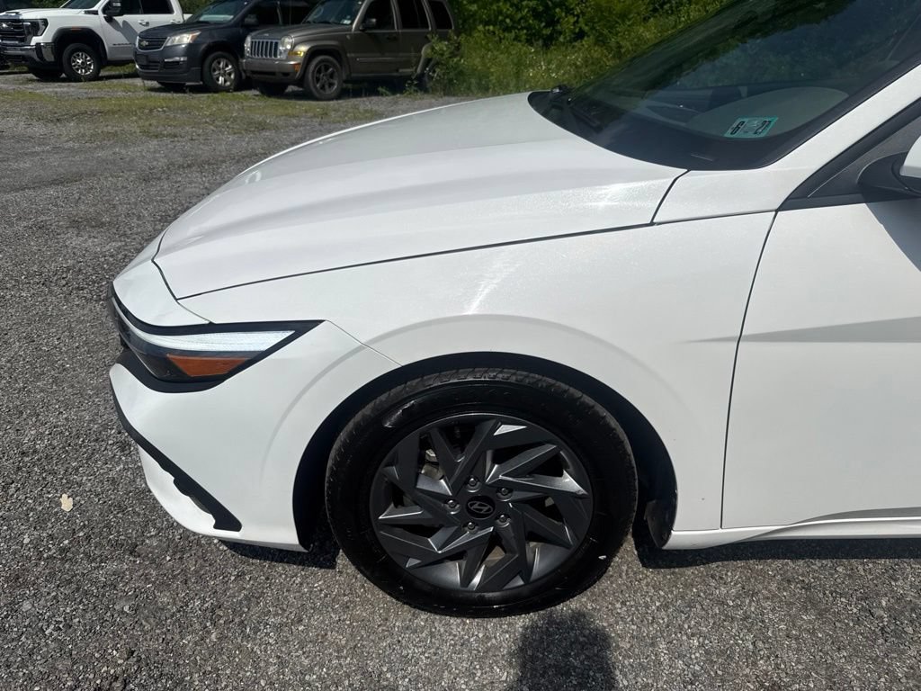 Used 2024 Hyundai Elantra SEL FWD image 6