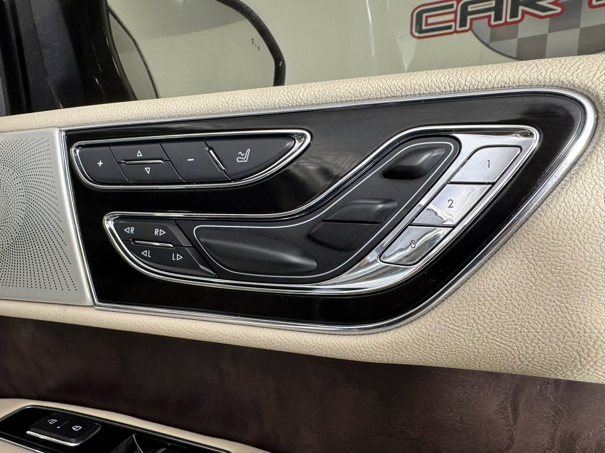 Used 2021 Lincoln Navigator Reserve w/ Luxury Package image 49