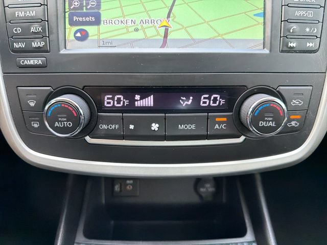 Used 2016 Nissan Altima 3.5 SL FWD image 14