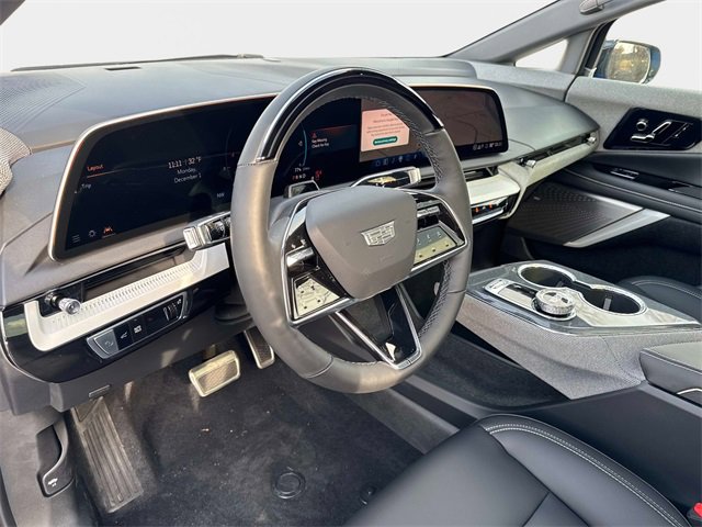 New 2026 Cadillac Optiq Luxury 1 image 18