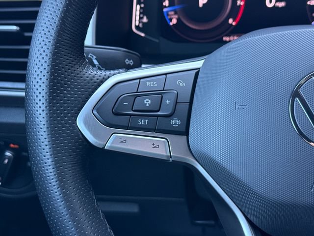Used 2020 Volkswagen Atlas Cross Sport SEL R-Line AWD/4WD image 34