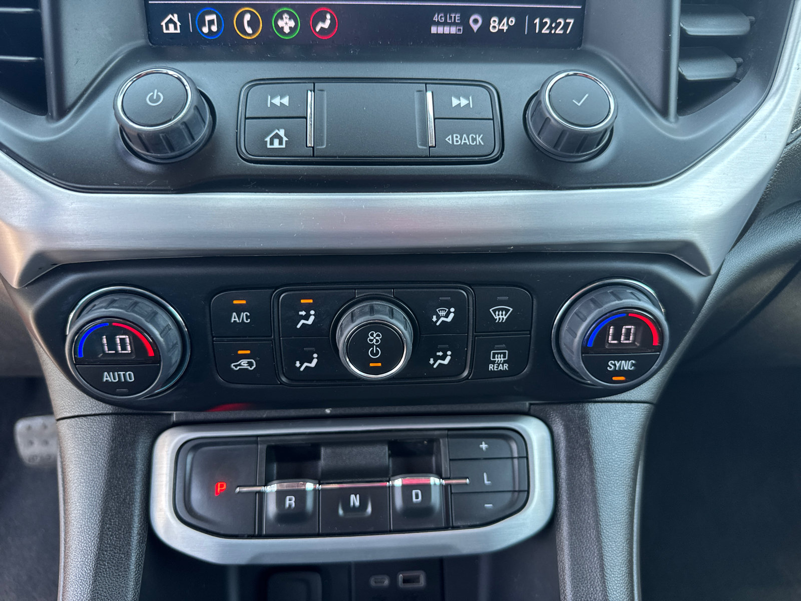 Used 2023 GMC Acadia SLE w/ Driver Convenience Package image 13