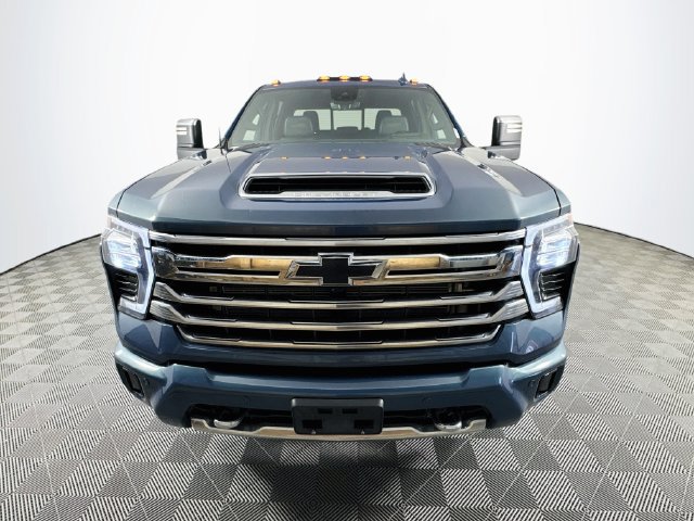 Used 2026 Chevrolet Silverado 3500 High Country w/ High Country Premium Package AWD/4WD image 2