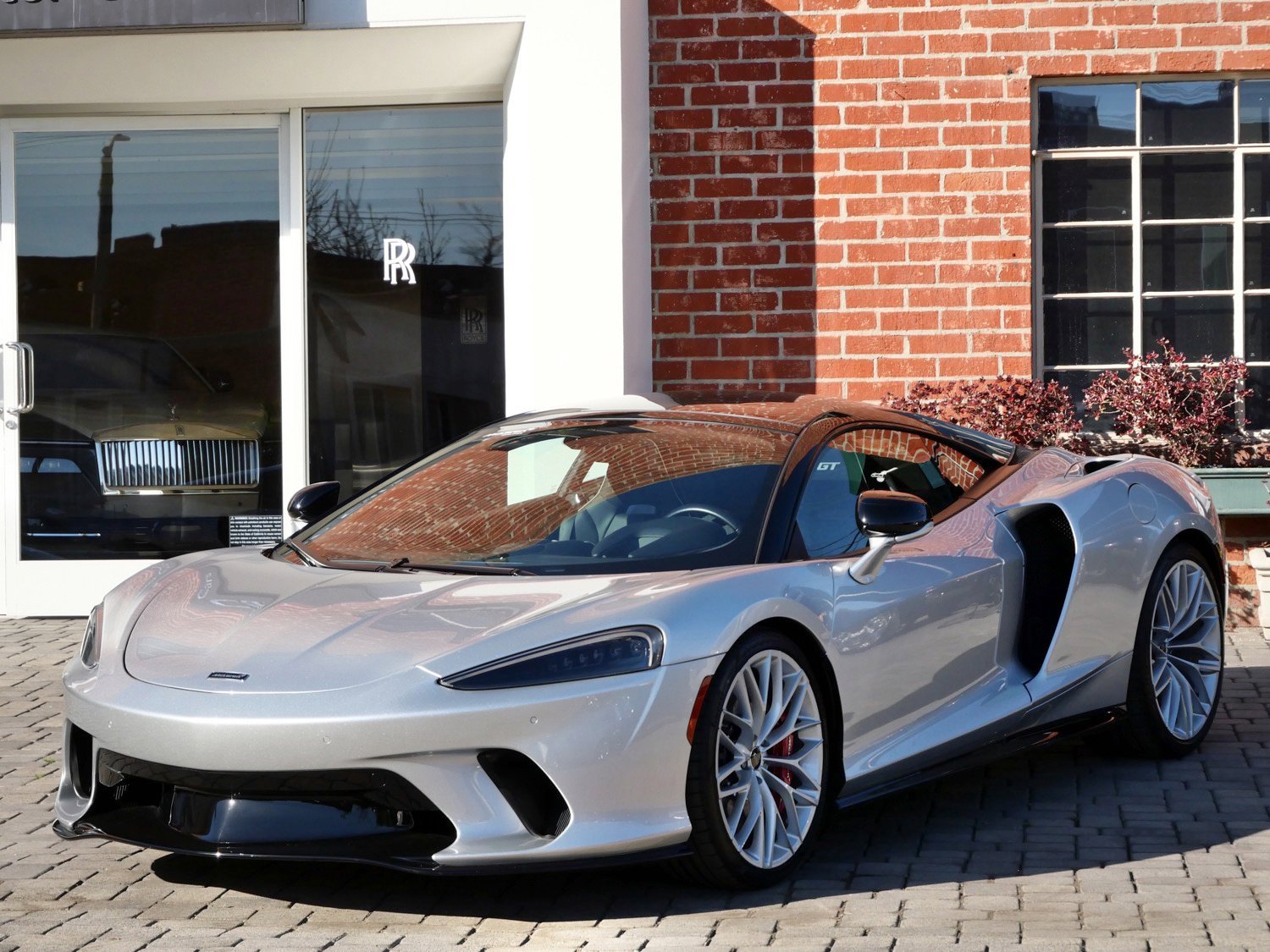 Used 2023 McLaren GT image 16