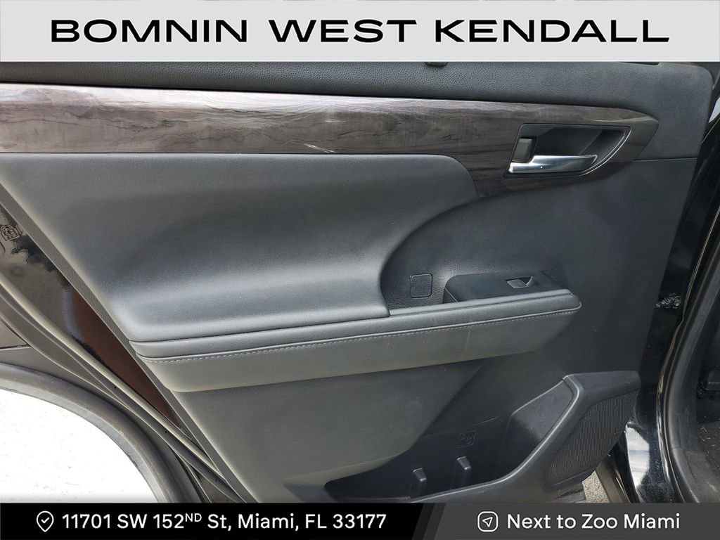 Used 2020 Toyota Highlander Limited image 21