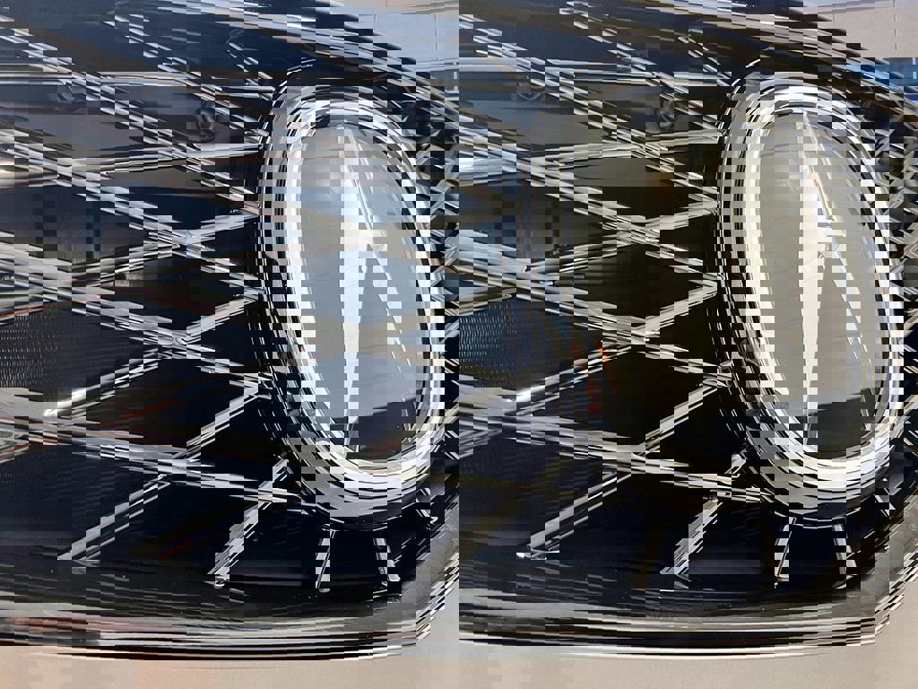 Used 2025 Acura RDX SH-AWD image 18