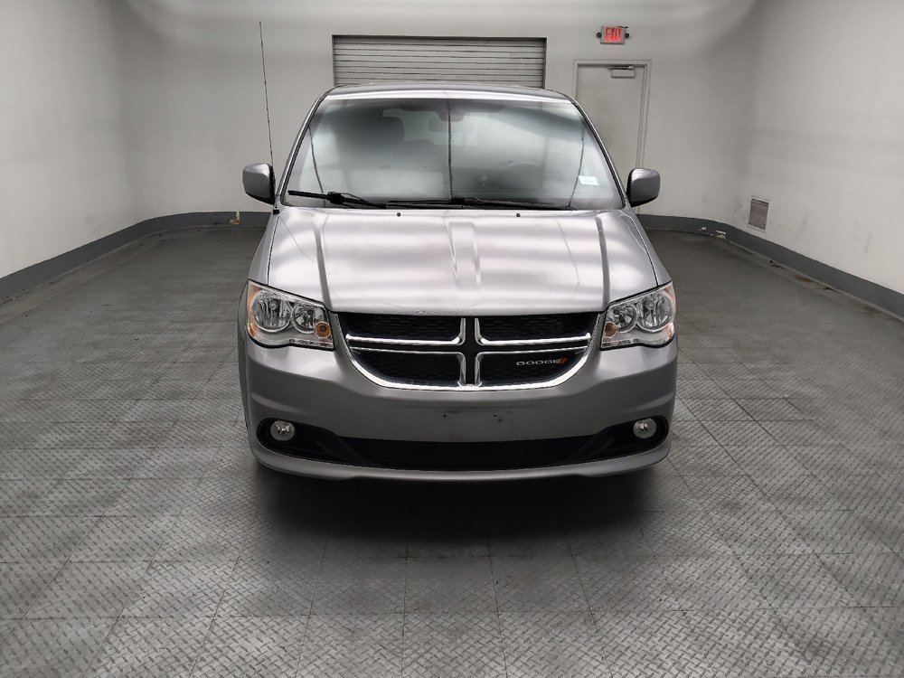 Used 2020 Dodge Grand Caravan SE FWD image 14