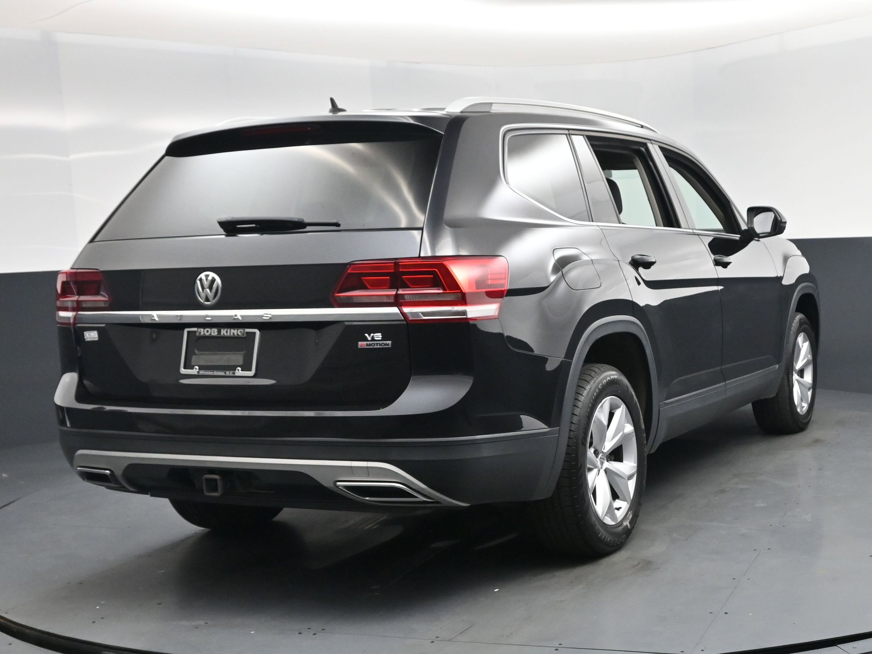 Used 2019 Volkswagen Atlas S w/ Towing Package image 10