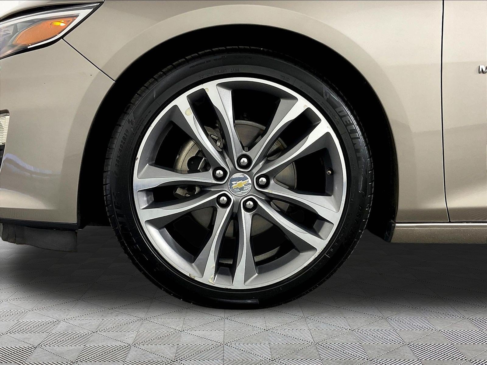 Used 2022 Chevrolet Malibu LT FWD image 32