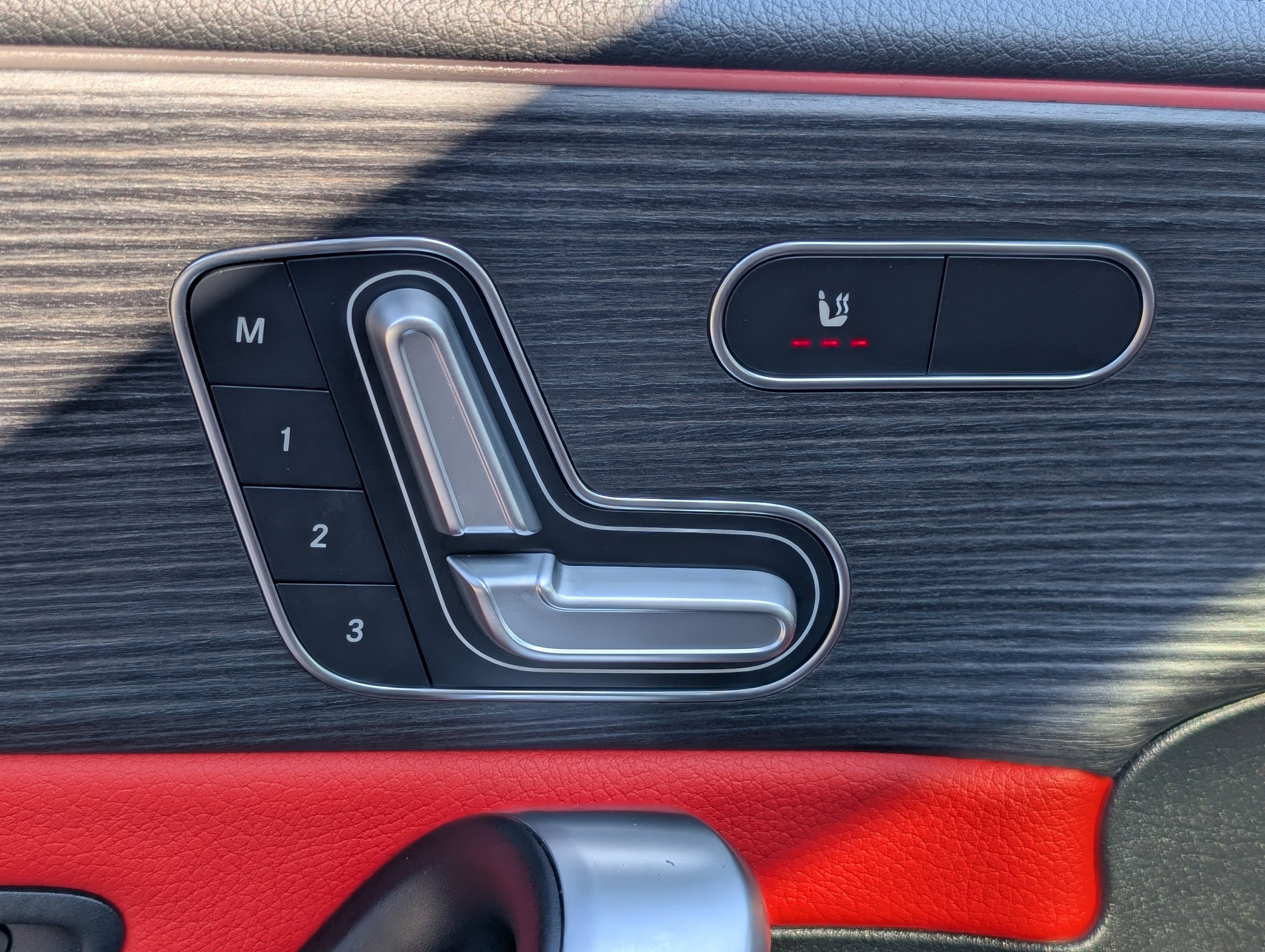 Used 2025 Mercedes-Benz CLA 35 AMG 4MATIC image 4