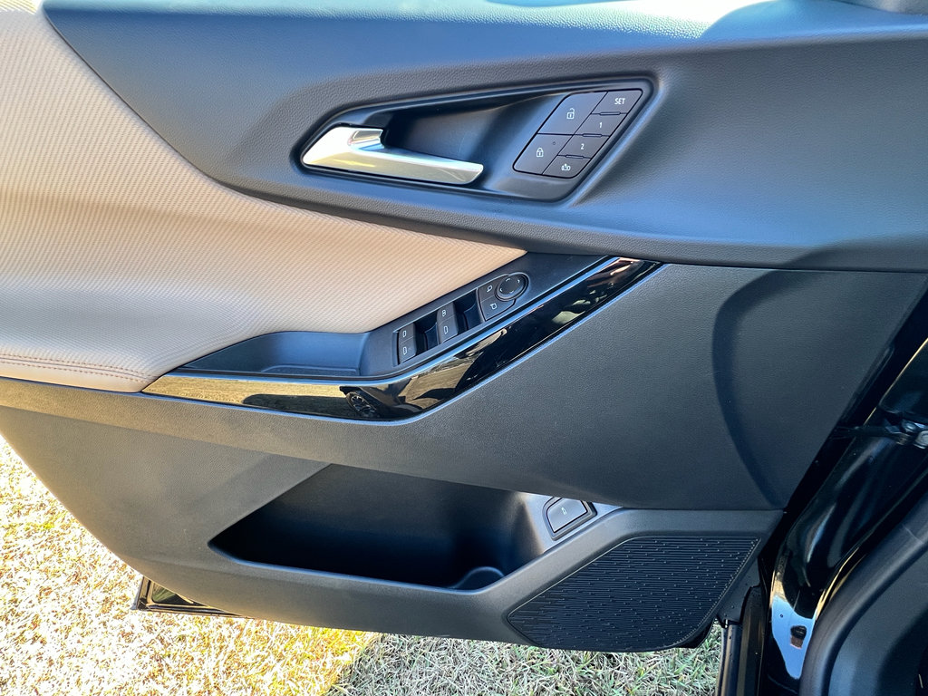 New 2026 Chevrolet Equinox ACTIV w/ Convenience Package III image 17