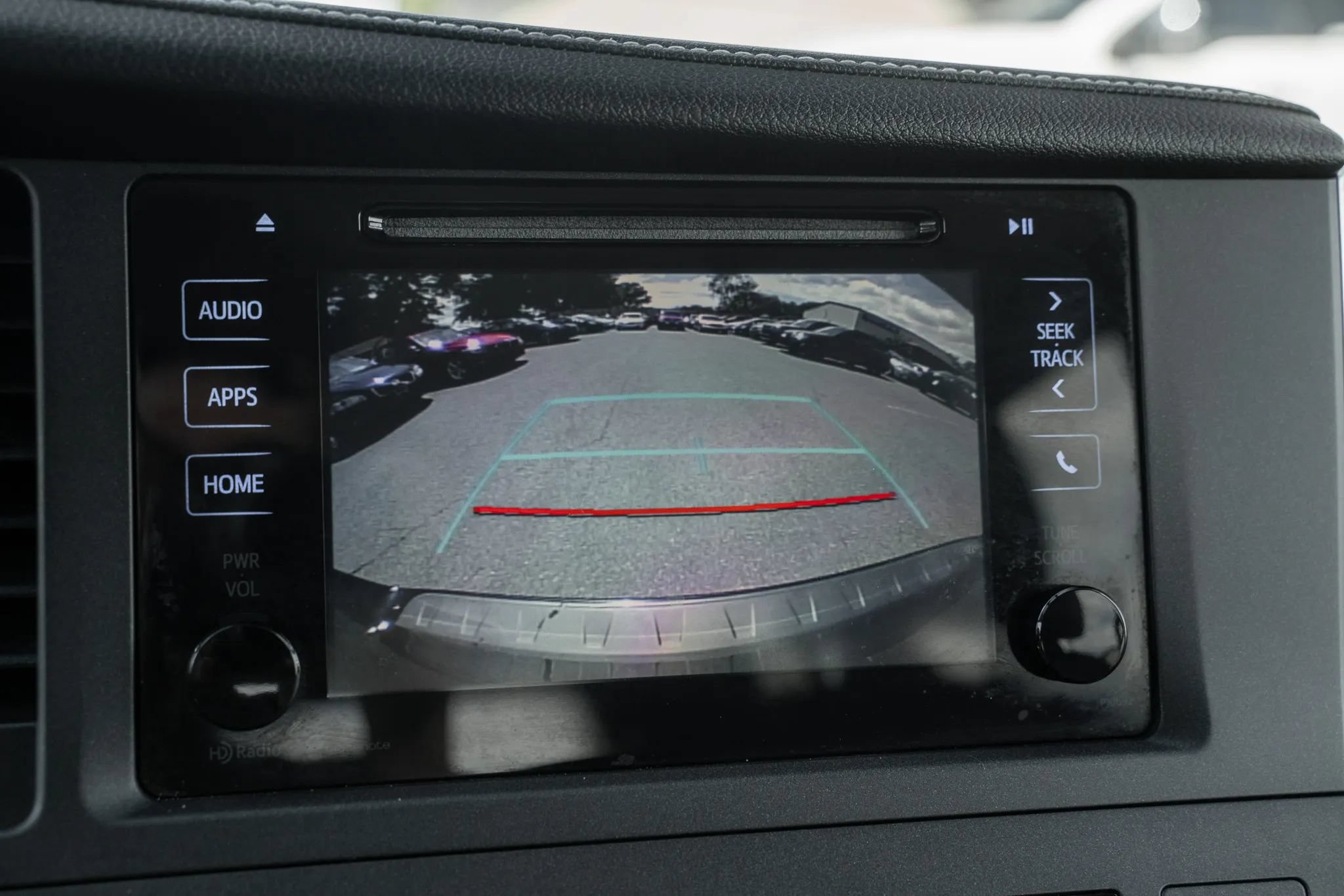 Used 2015 Toyota Sienna SE FWD image 25