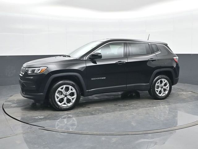 Used 2025 Jeep Compass Sport w/ Mopar Graphics Package AWD/4WD image 9