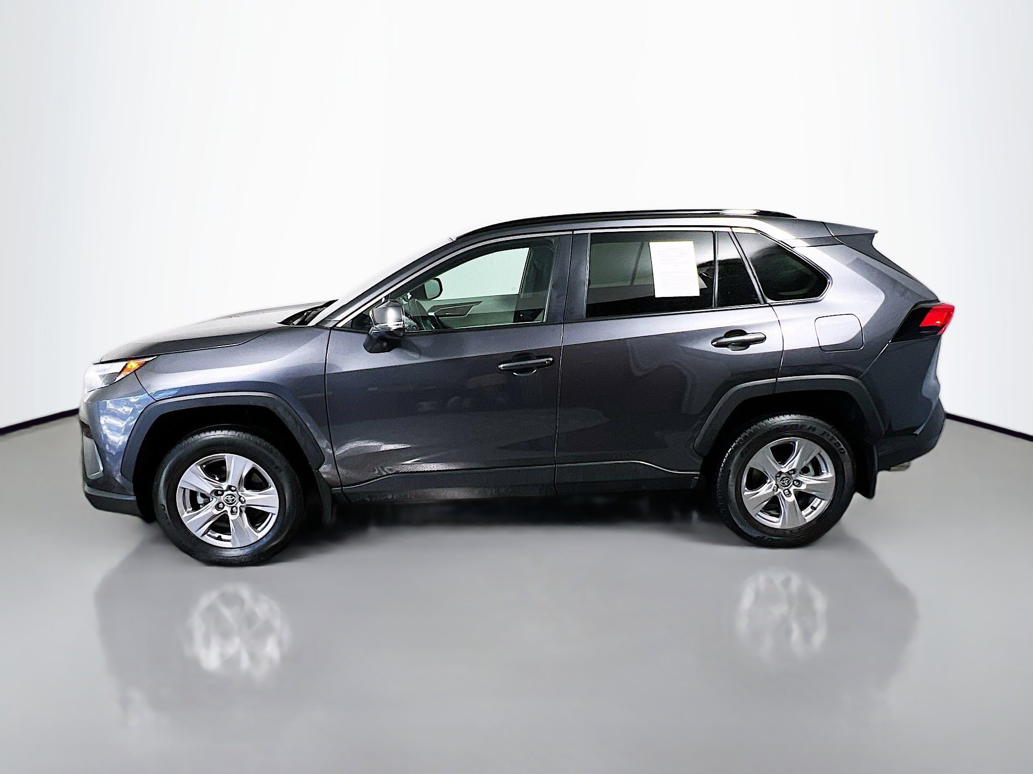 Used 2025 Toyota RAV4 XLE image 9