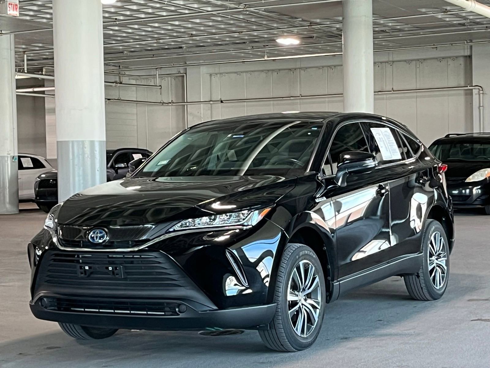 Used 2021 Toyota Venza LE AWD/4WD image 4