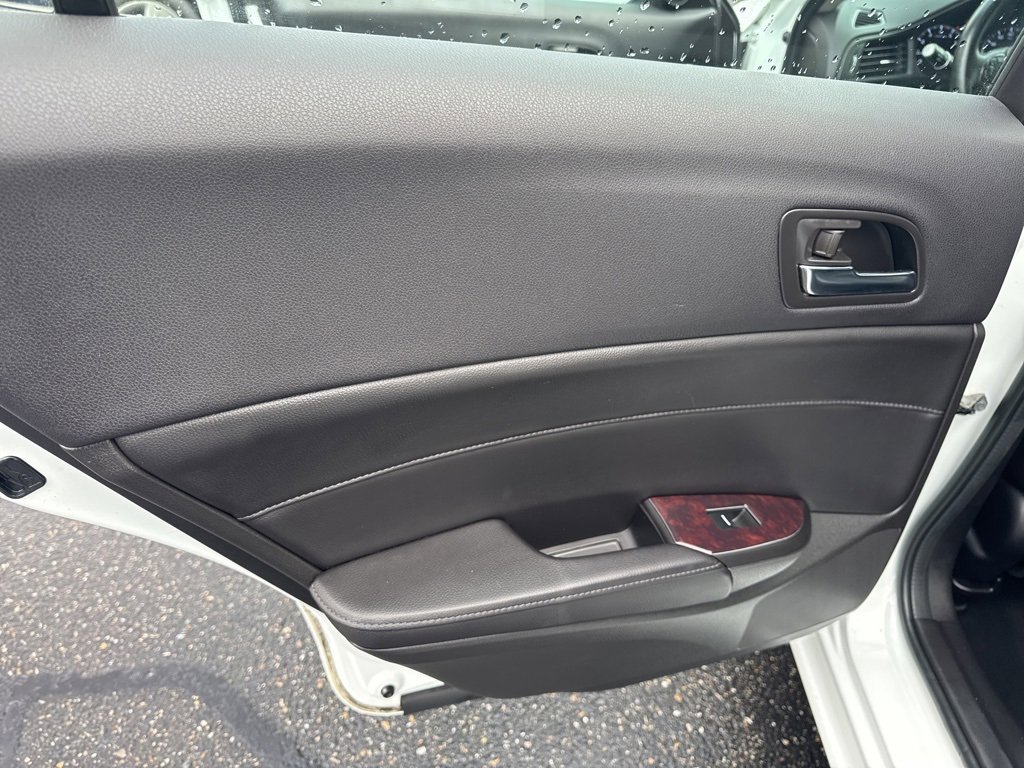 Used 2013 Acura ILX w/ Technology Package image 33