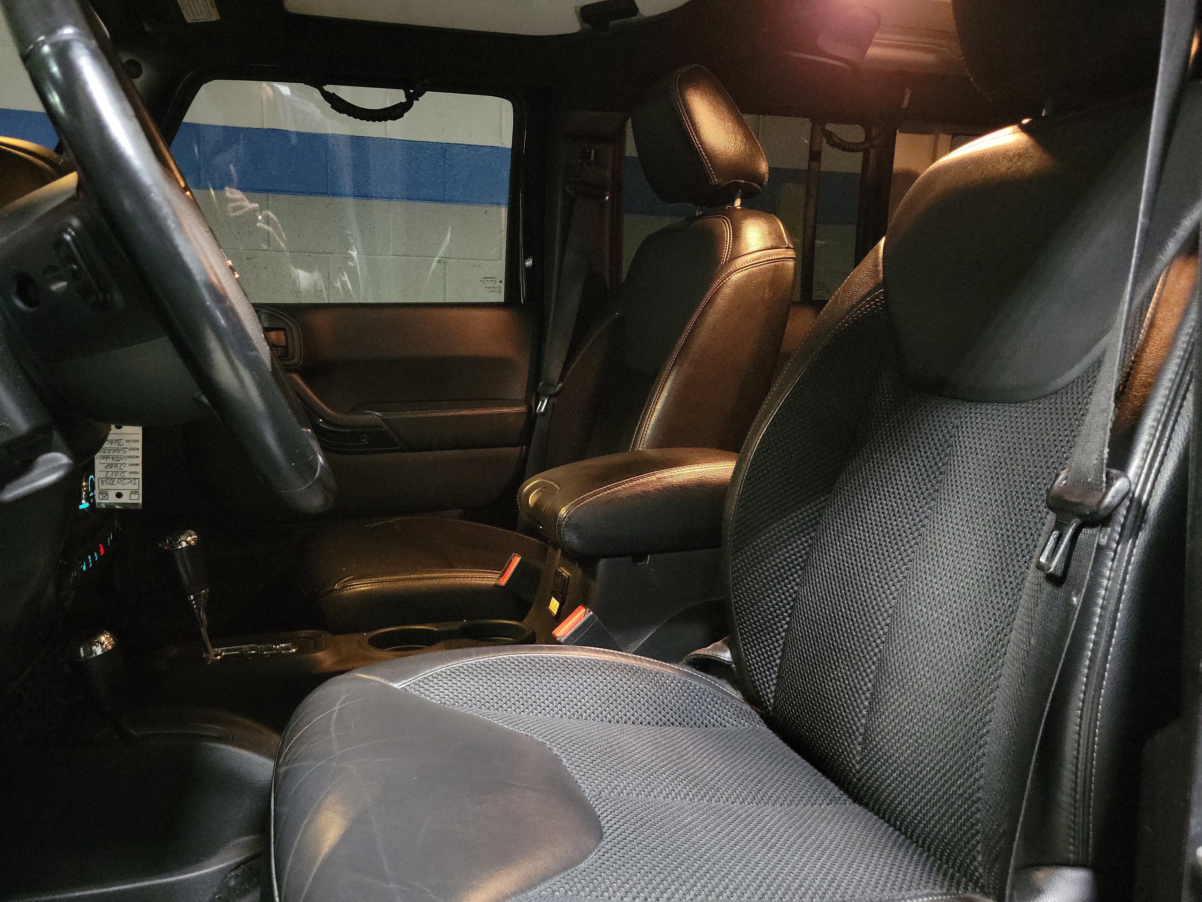 Used 2017 Jeep Wrangler Unlimited Sahara AWD/4WD image 18