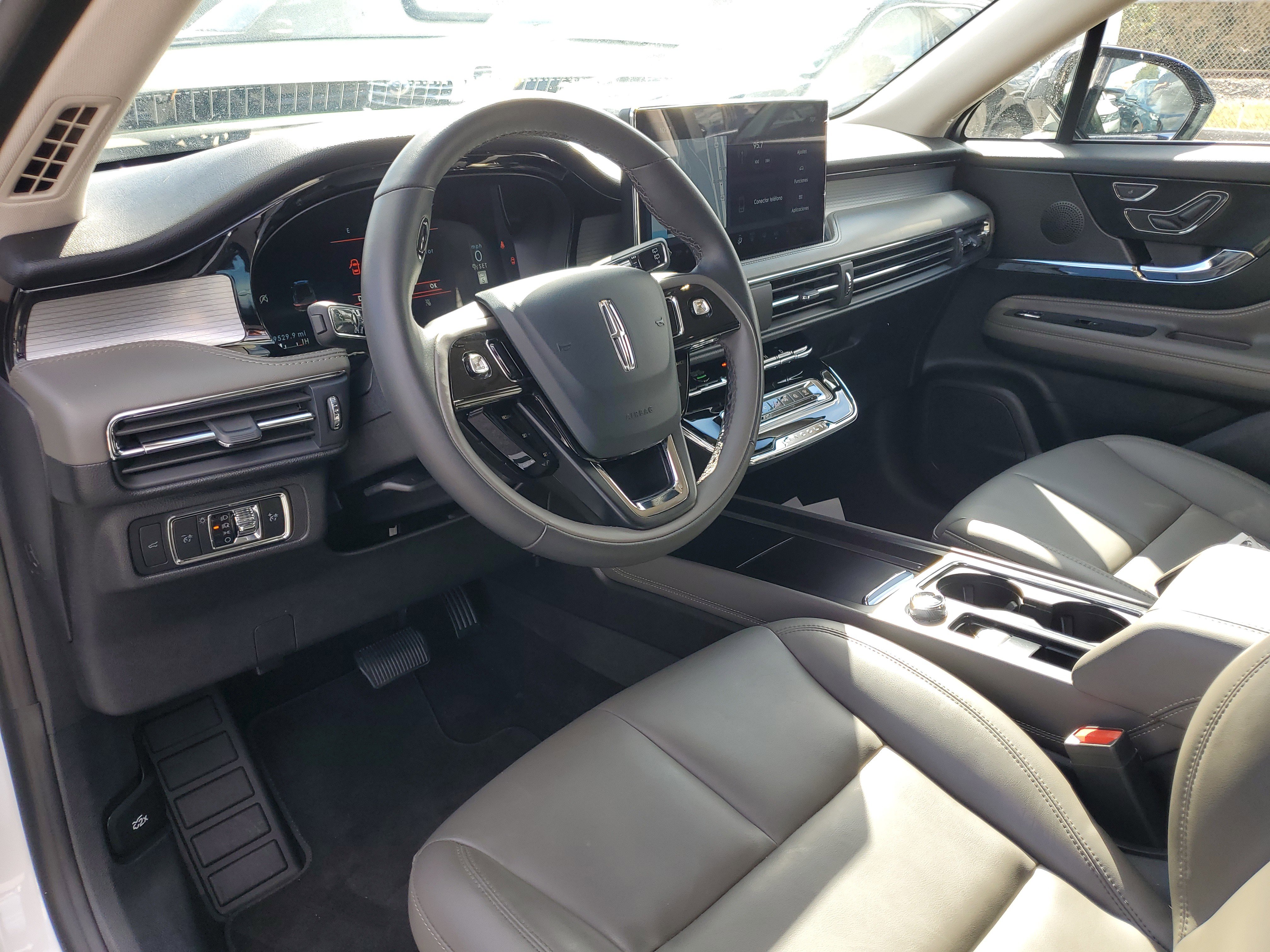 Certified 2024 Lincoln Corsair FWD image 16