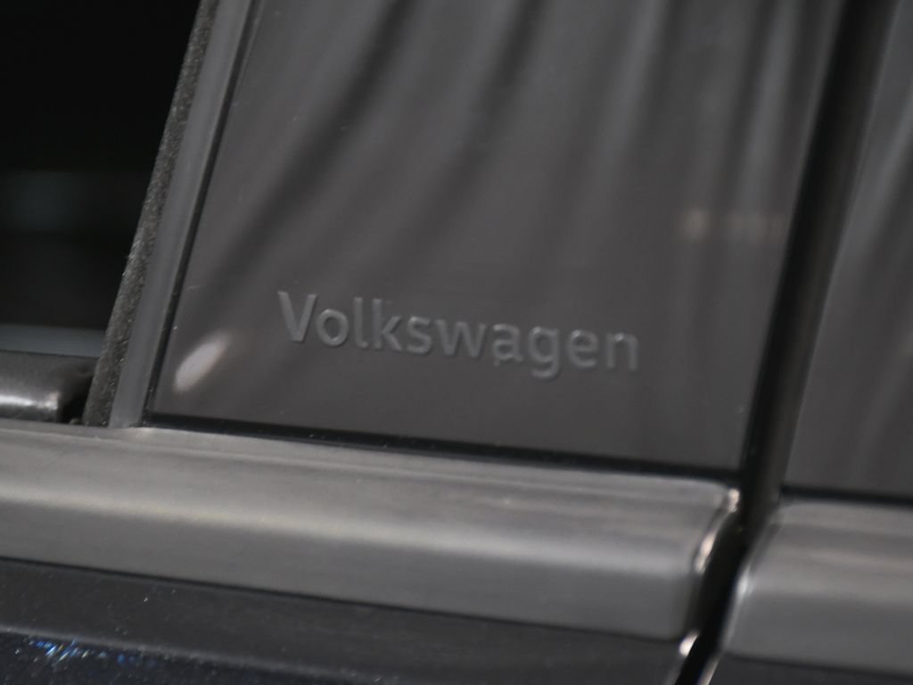 Used 2023 Volkswagen ID.4 Pro S Plus AWD/4WD image 12