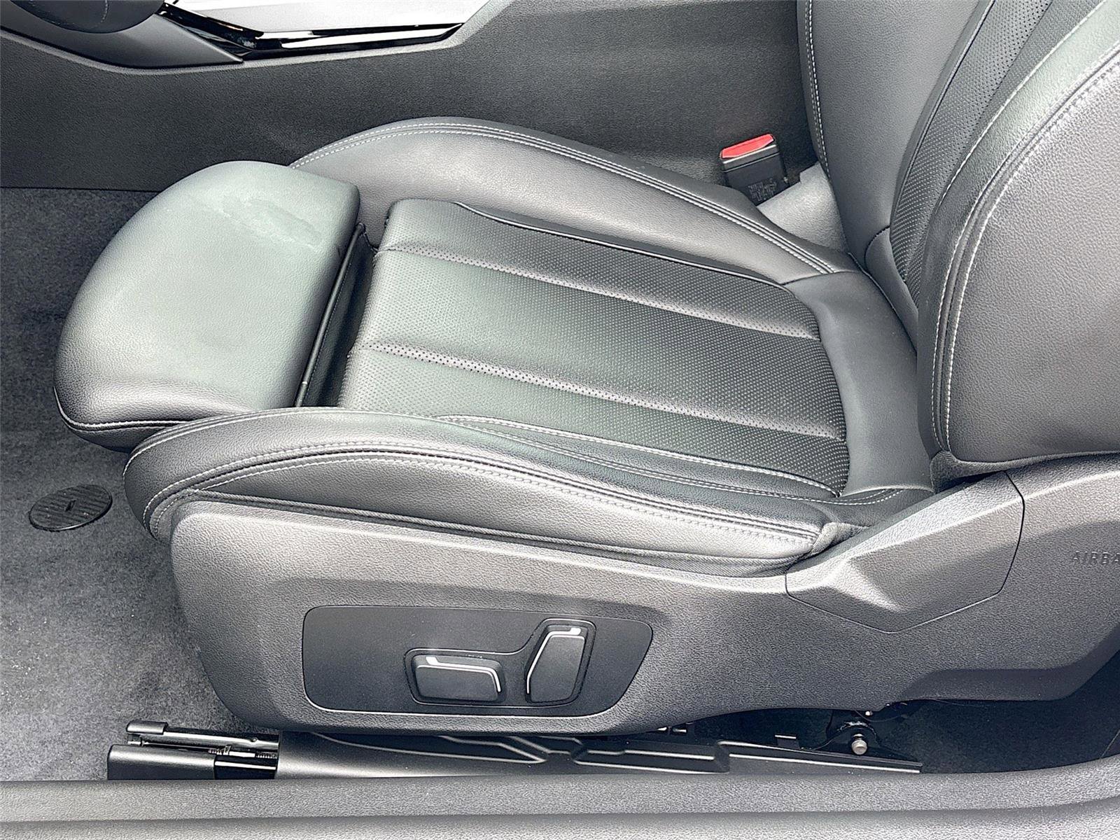 Used 2024 BMW 230i Coupe w/ Convenience Package image 22
