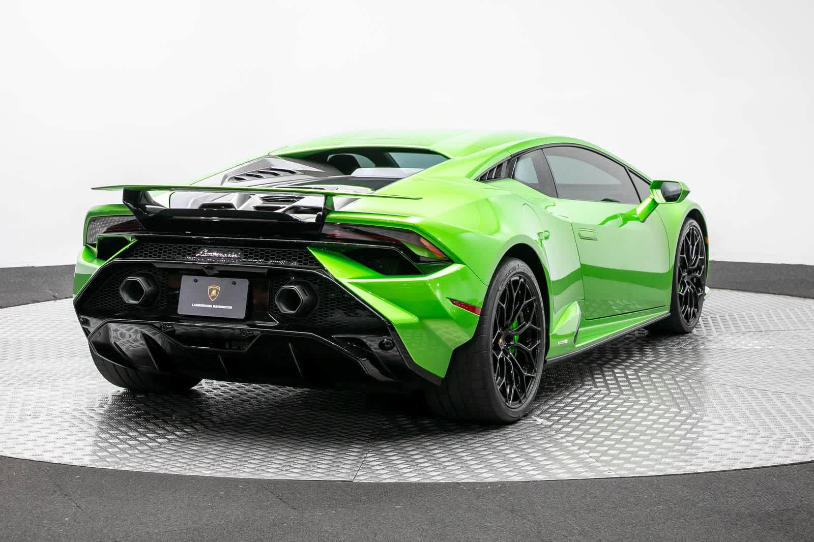 Used 2024 Lamborghini Huracan Tecnica RWD image 20