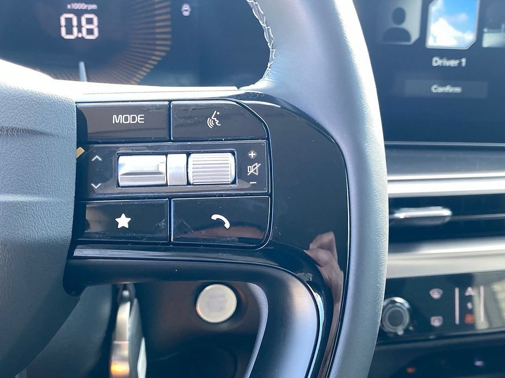 New 2026 Kia Sorento LX FWD image 14