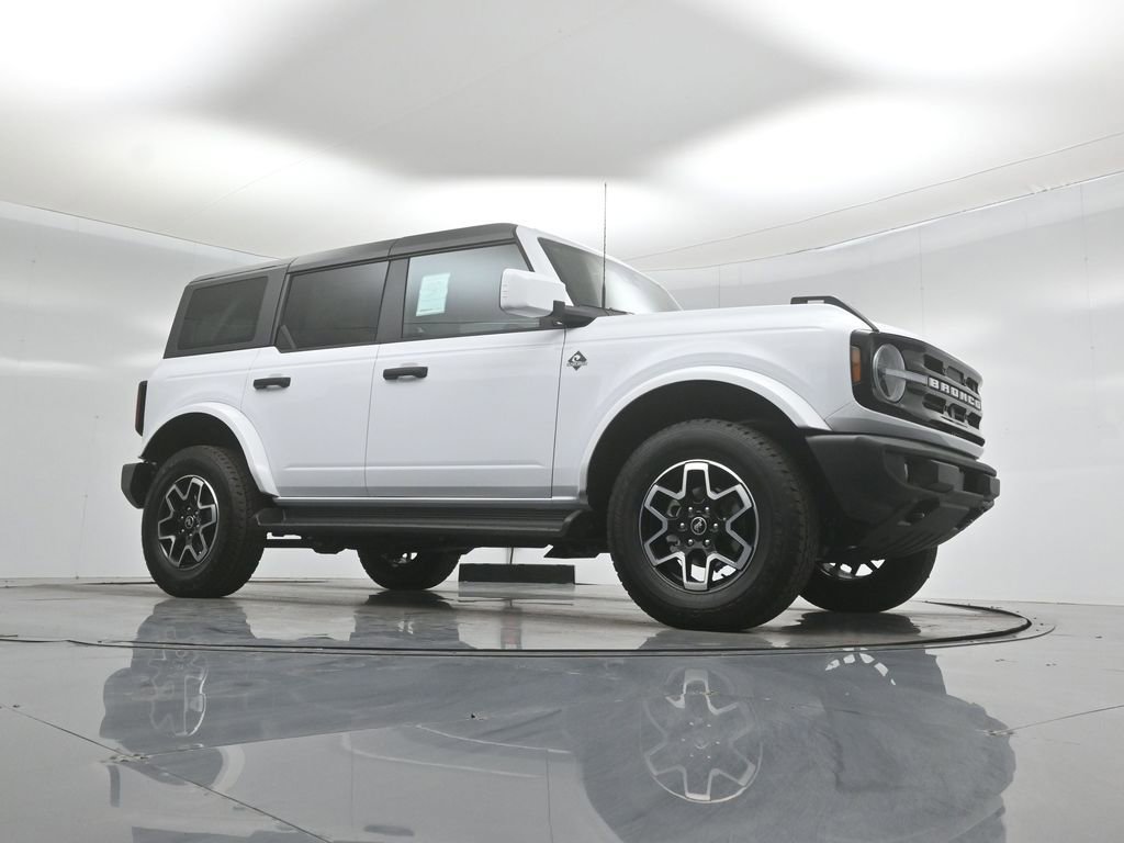 New 2026 Ford Bronco Outer Banks AWD/4WD image 3