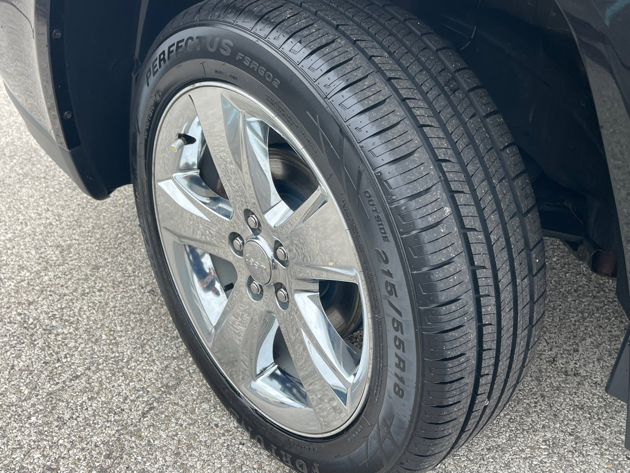 Used 2016 Jeep Compass Latitude image 28