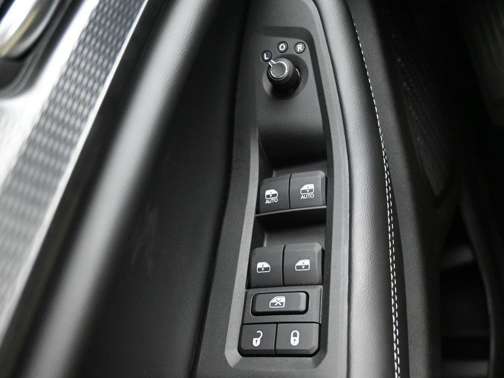 New 2025 Jeep Grand Cherokee L Altitude image 24