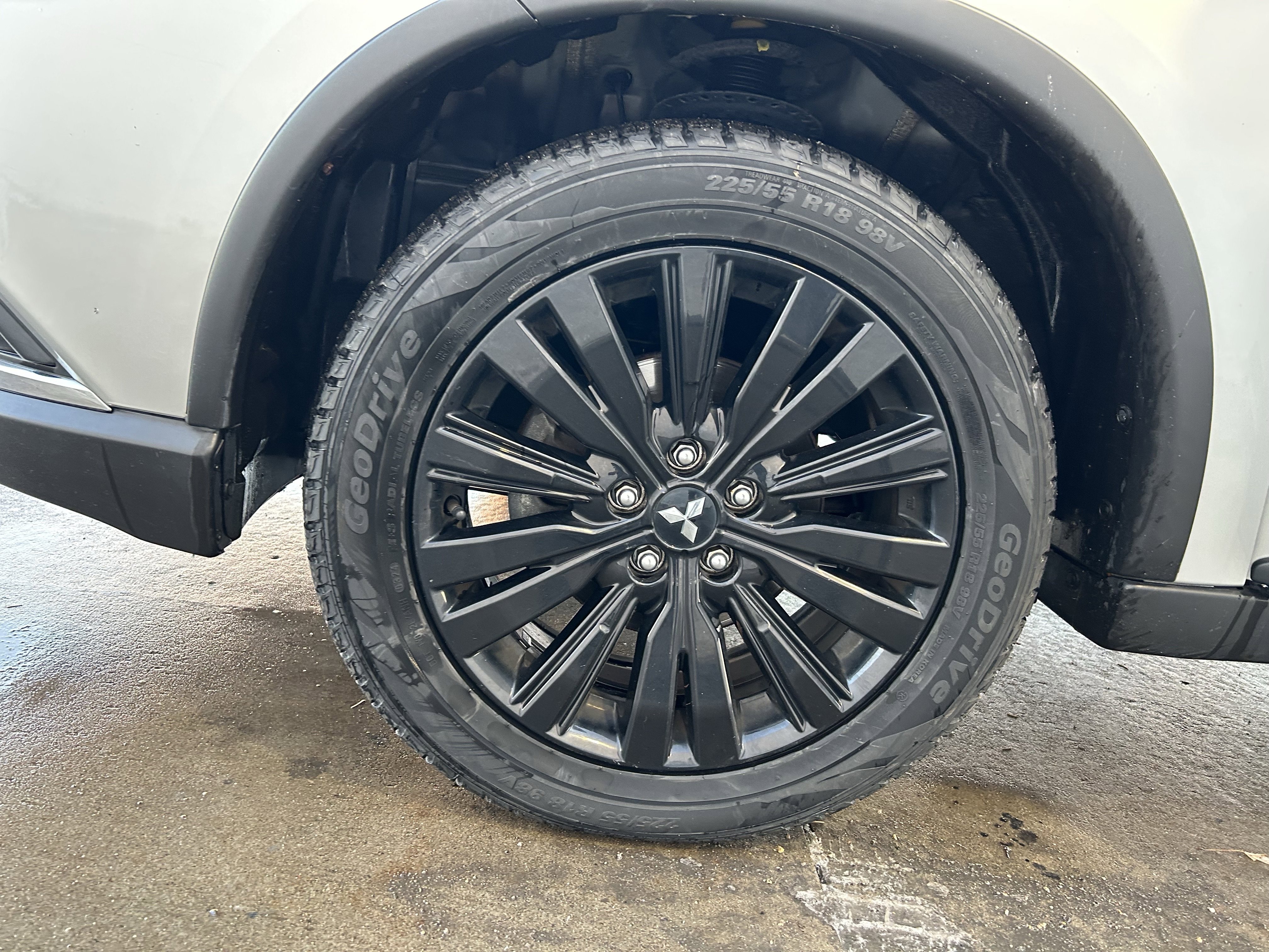 Used 2020 Mitsubishi Outlander LE image 11