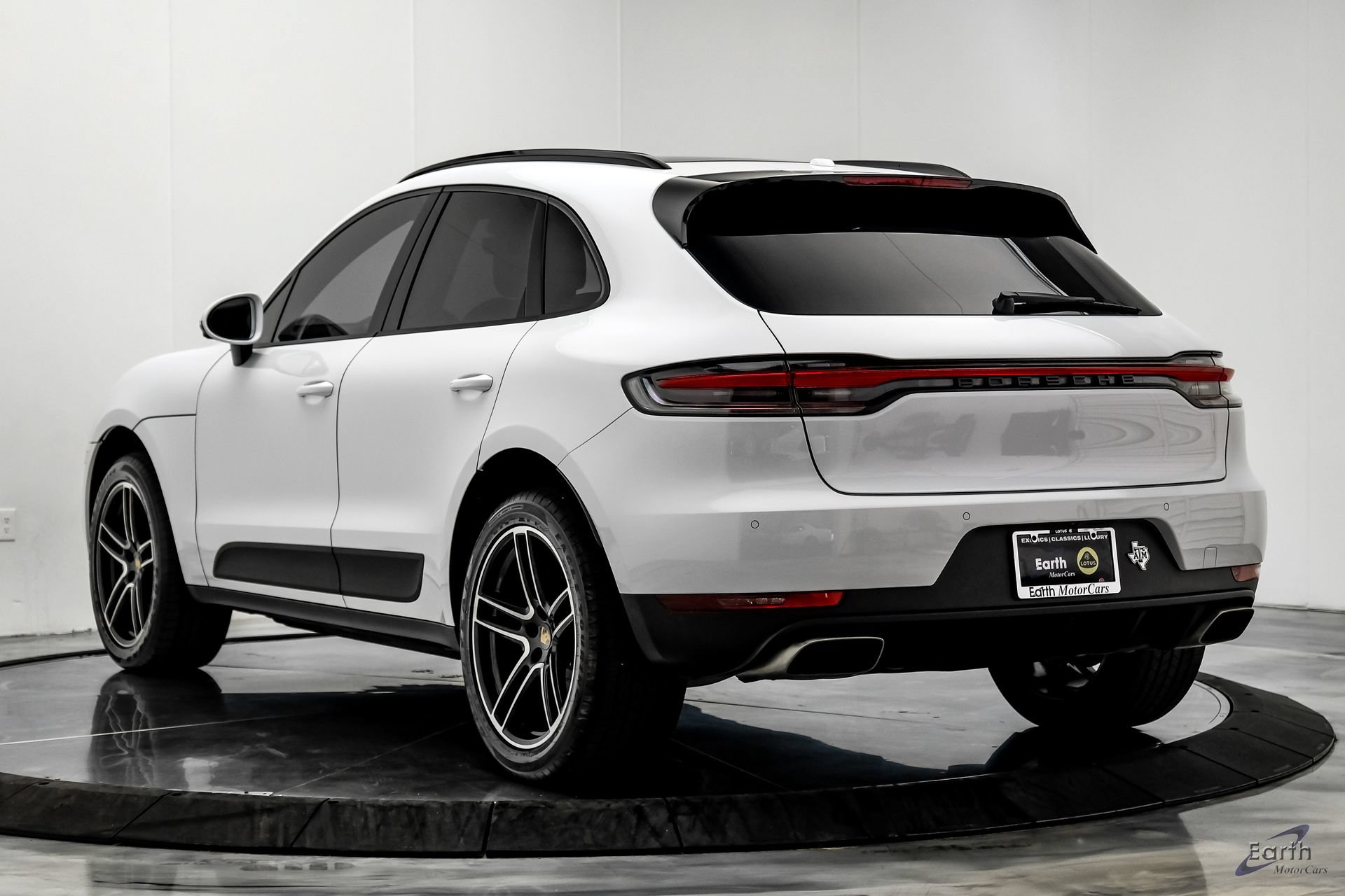 Used 2021 Porsche Macan AWD/4WD image 11
