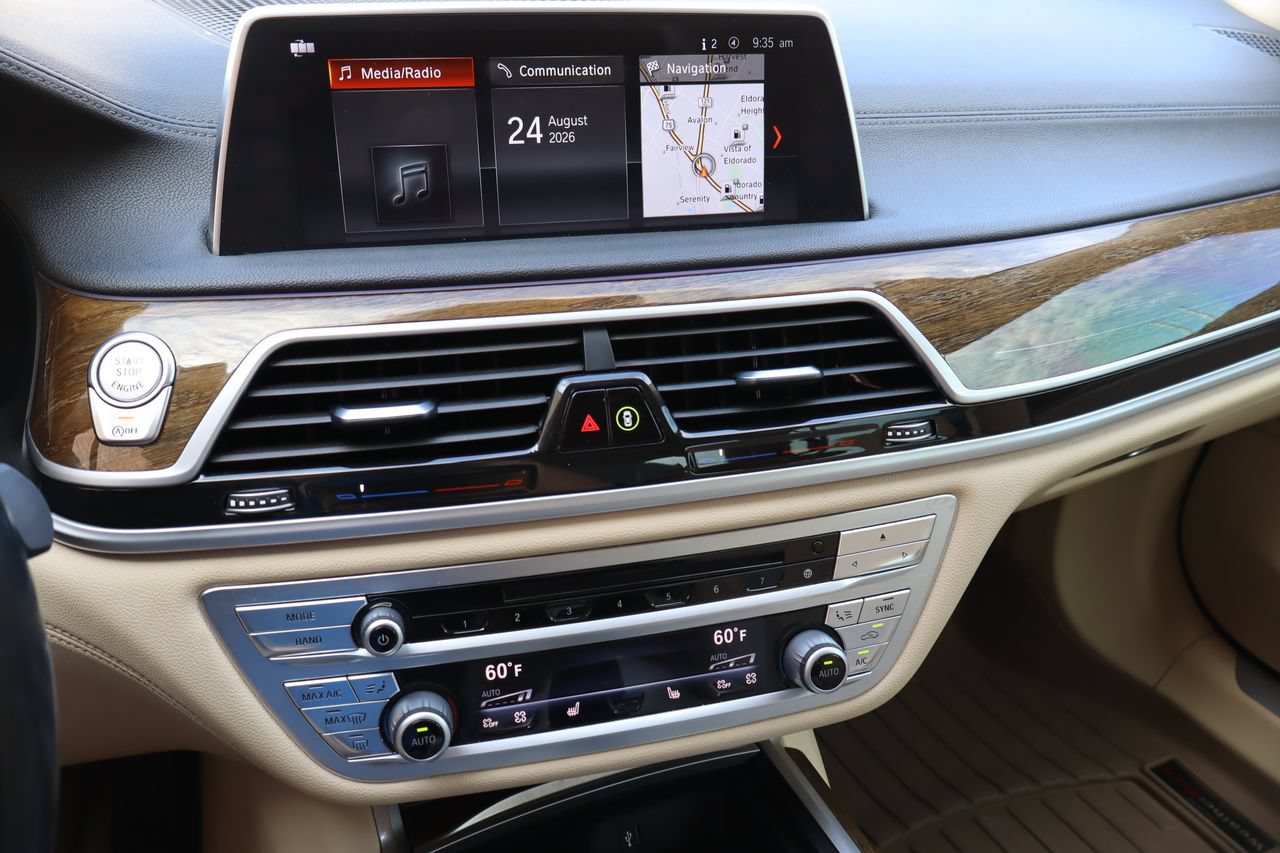 Used 2018 BMW 740i RWD image 7