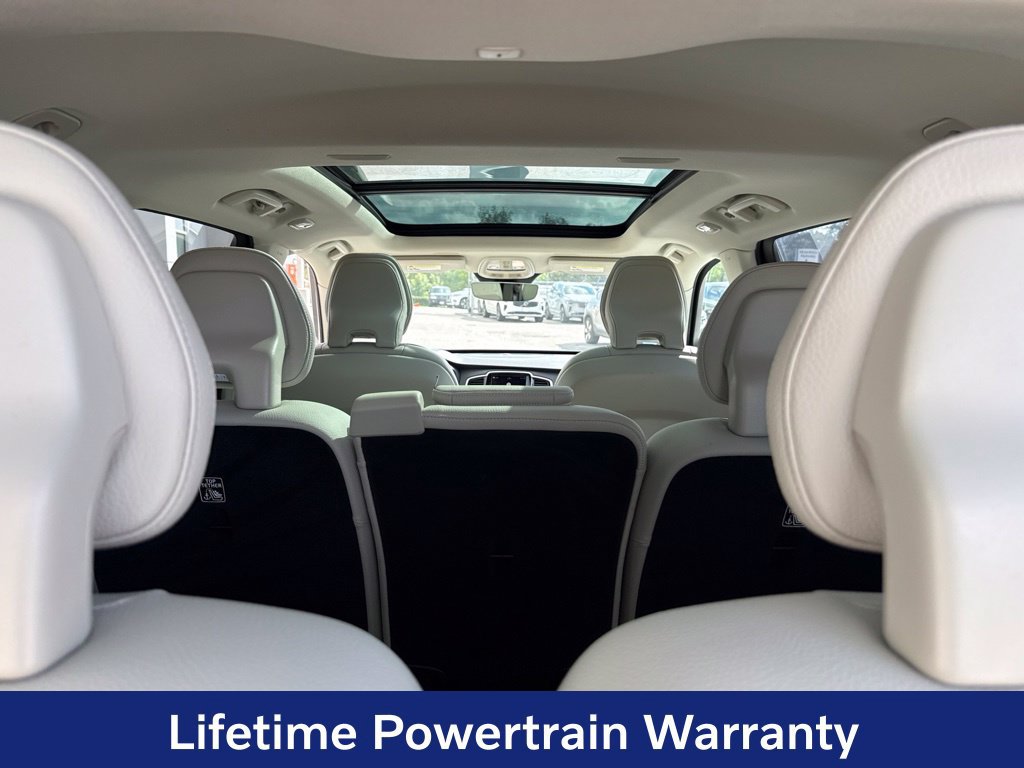 Certified 2024 Volvo XC90 T8 Plus w/ Protection Package Premier AWD/4WD image 37
